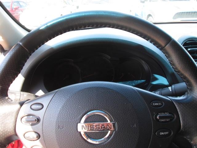 2010 Nissan Altima 3.5 SR photo