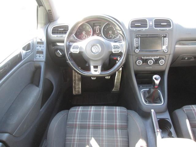 2011 Volkswagen GTI Base PZEV photo