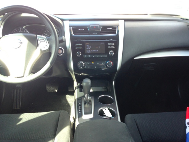 2015 Nissan Altima 4dr Sdn I4 2.5 S photo