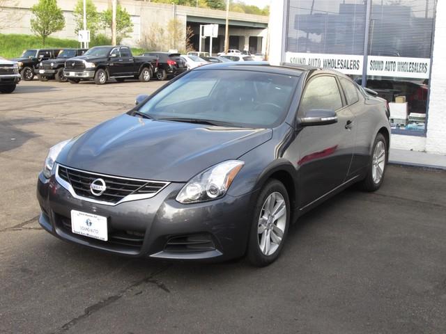 The 2013 Nissan Altima 2.5 S photos