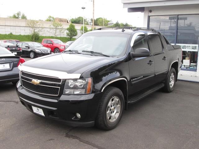 The 2008 Chevrolet Avalanche LS photos