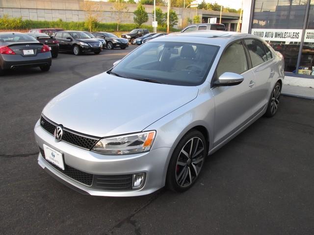 The 2014 Volkswagen Jetta GLI PZEV photos