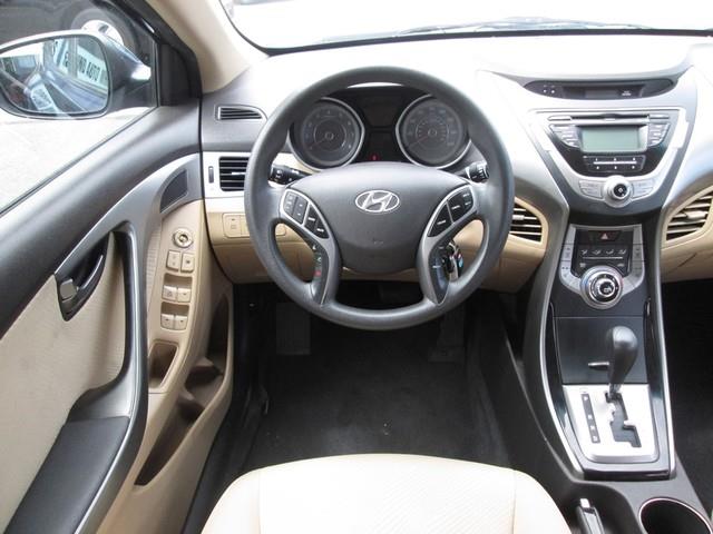 2013 Hyundai Elantra GLS photo