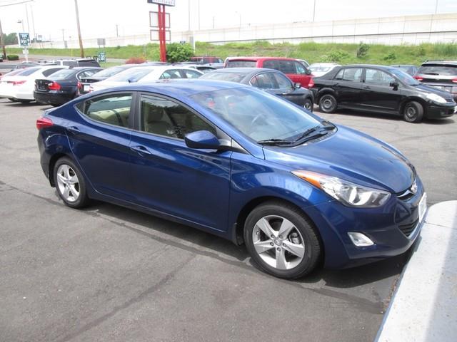 2013 Hyundai Elantra GLS photo