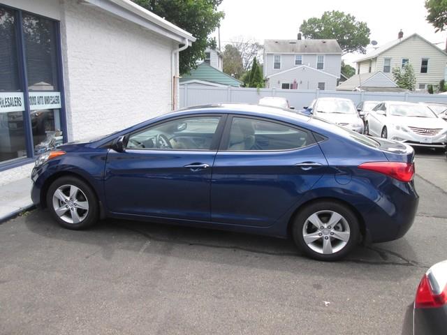 2013 Hyundai Elantra GLS photo