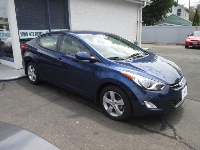 2013 Hyundai Elantra GLS photo