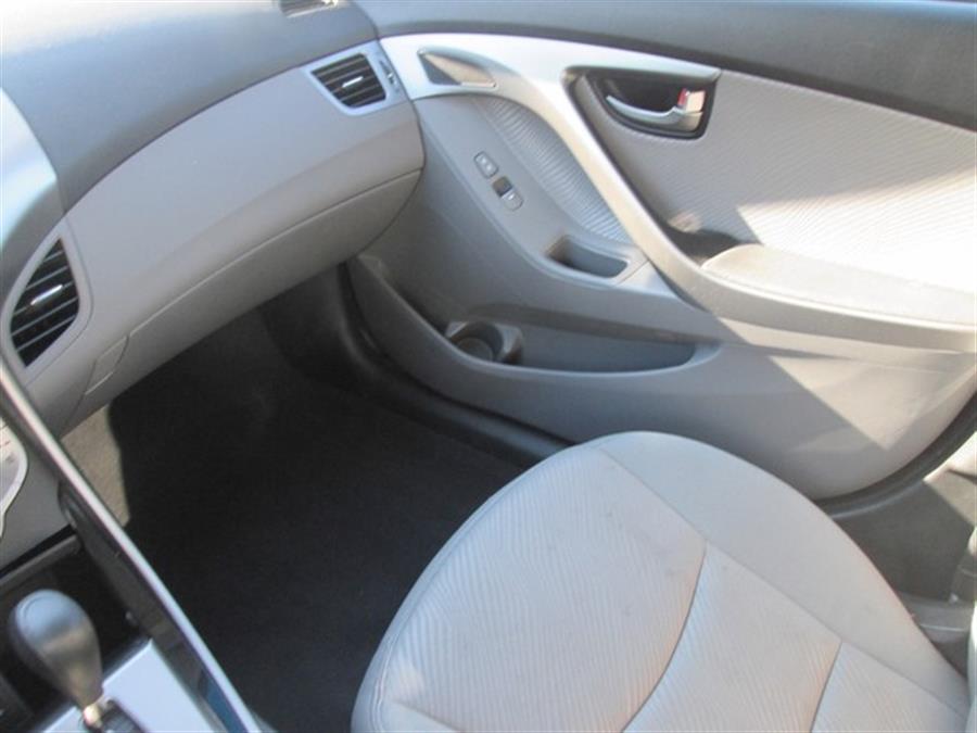 2013 Hyundai Elantra GLS photo