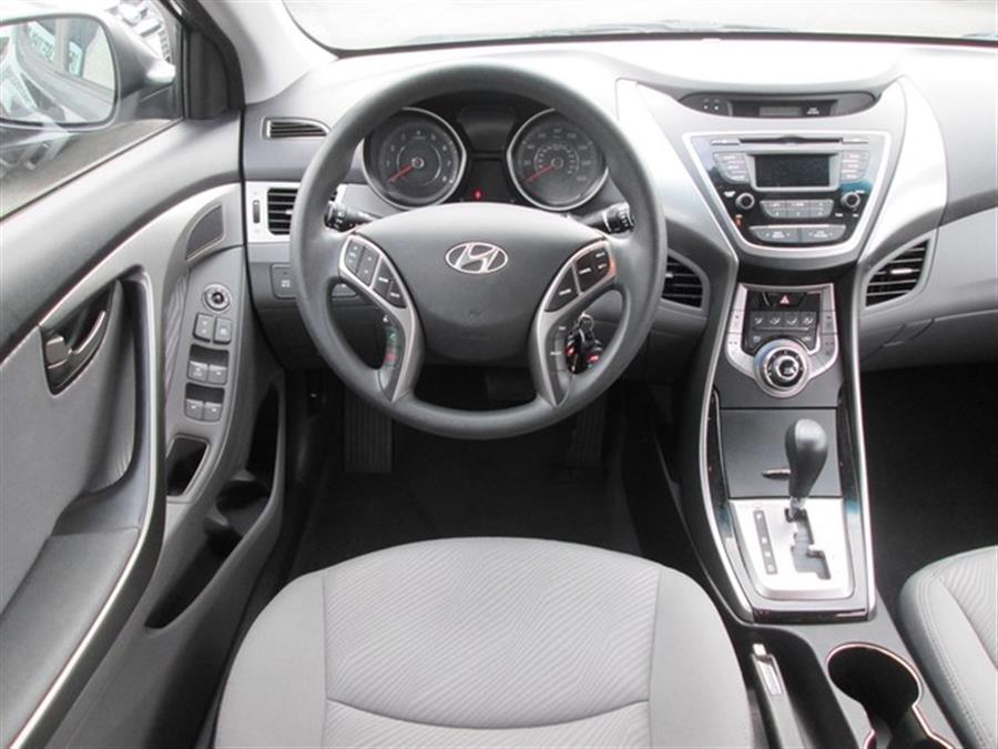 2013 Hyundai Elantra GLS photo