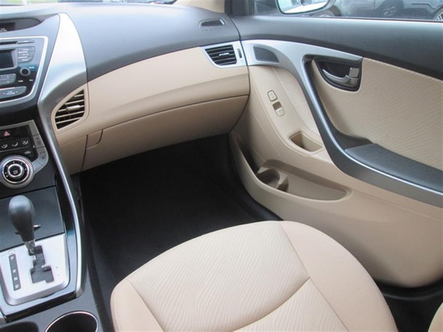 2013 Hyundai Elantra GLS photo