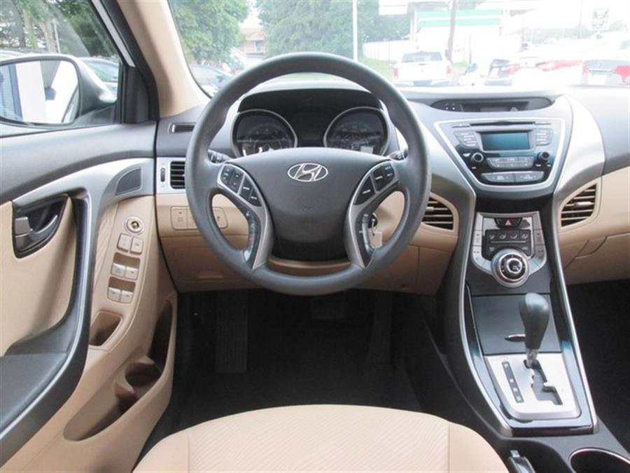 2013 Hyundai Elantra GLS photo