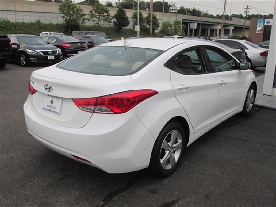 2013 Hyundai Elantra GLS photo