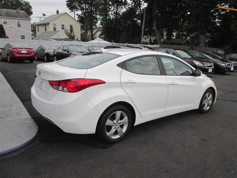 2013 Hyundai Elantra GLS photo