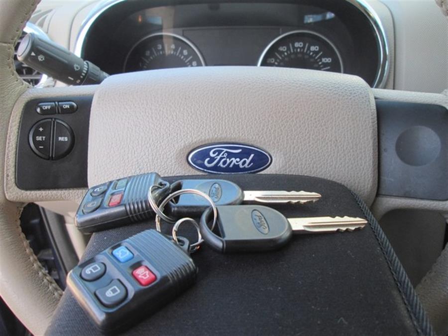 2007 Ford Explorer XLT photo