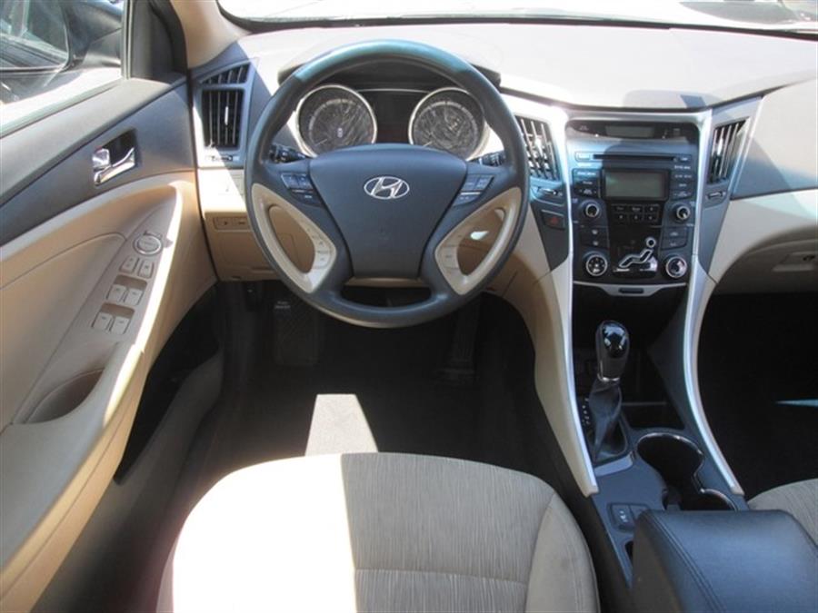 2013 Hyundai Sonata GLS photo