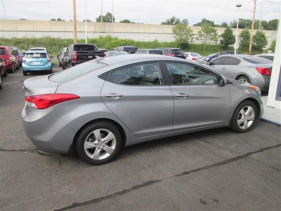 2013 Hyundai Elantra GLS photo