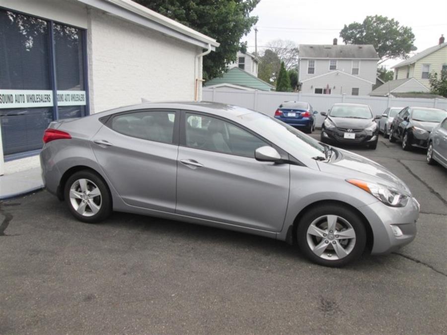 2013 Hyundai Elantra GLS photo