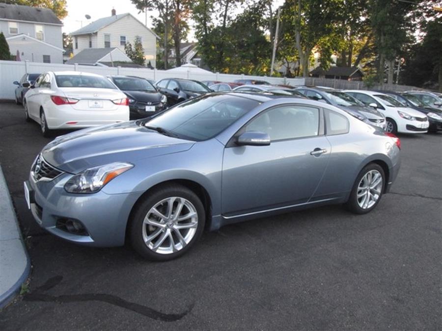 2011 Nissan Altima 3.5 SR photo