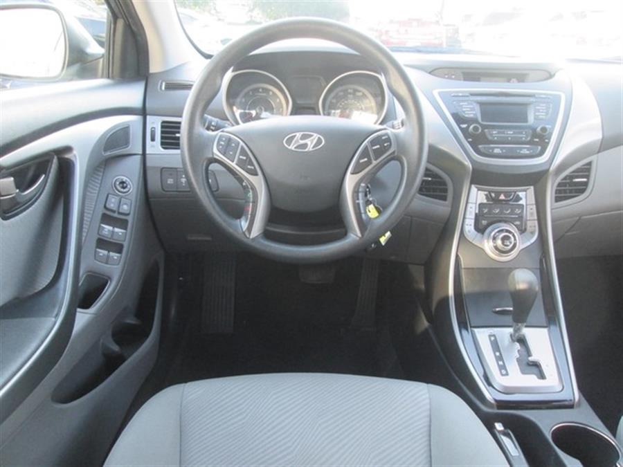 2013 Hyundai Elantra GLS photo