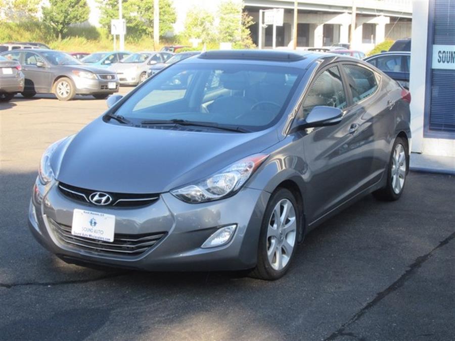 The 2013 Hyundai Elantra GLS photos