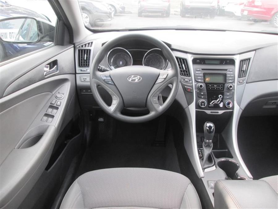 2013 Hyundai Sonata GLS photo