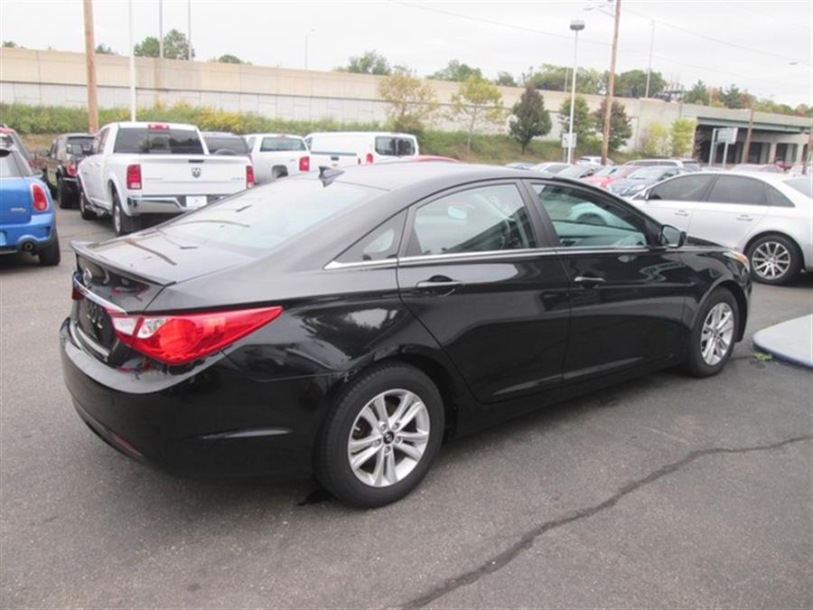 2013 Hyundai Sonata GLS photo