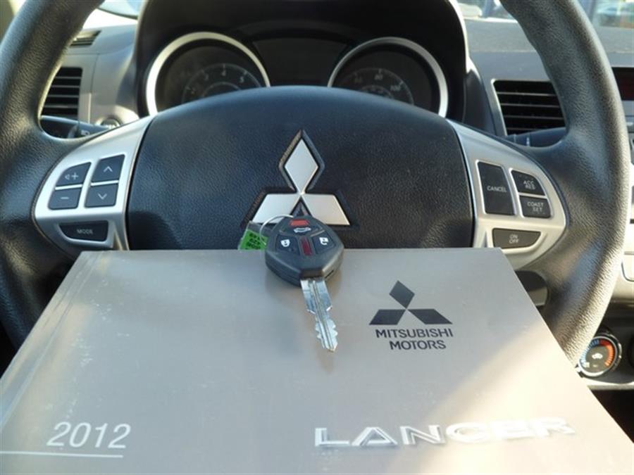 2012 Mitsubishi Lancer SE photo