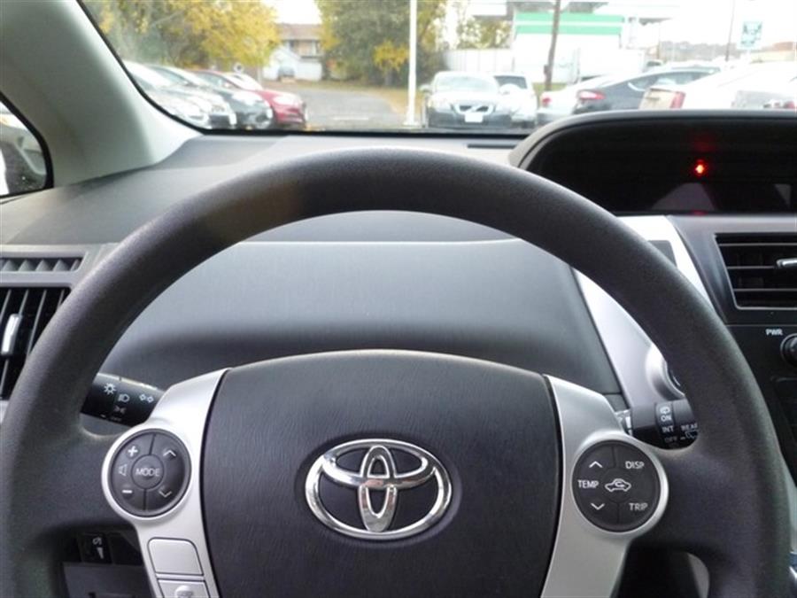 2013 Toyota Prius v Two photo