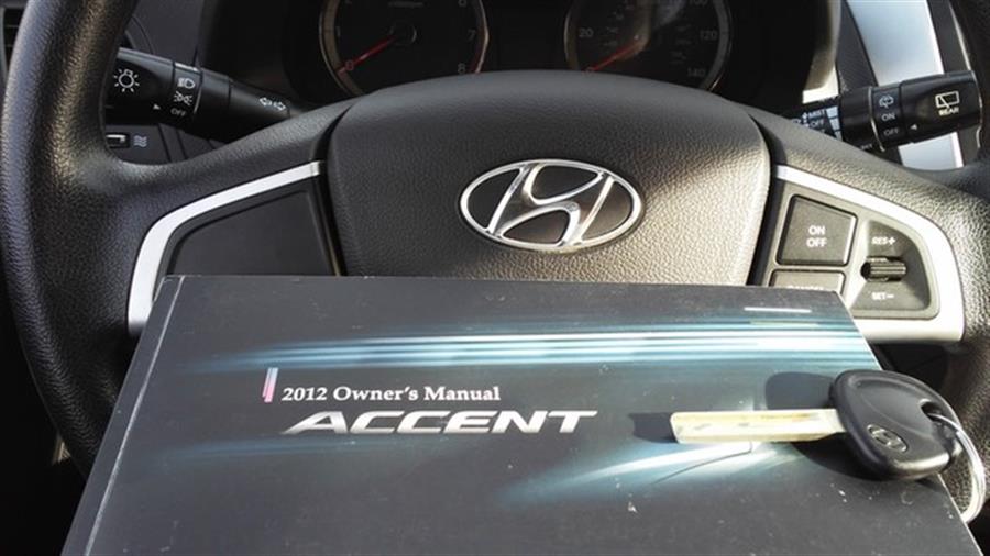 2012 Hyundai Accent GS photo