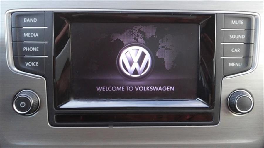 2015 Volkswagen Golf TSI S photo
