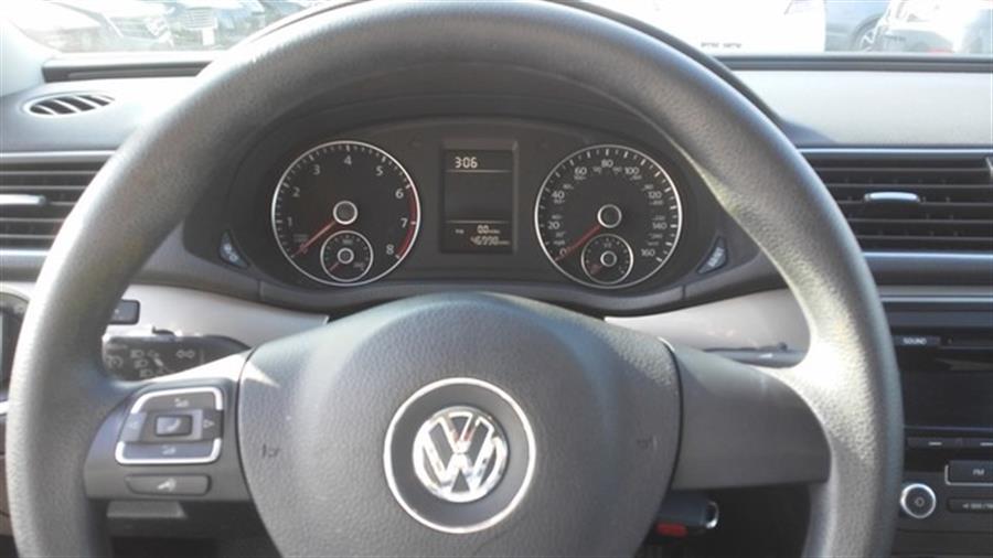 2013 Volkswagen Passat S PZEV photo