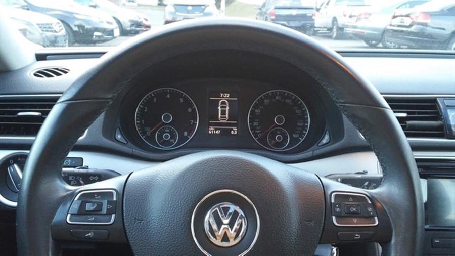 2012 Volkswagen Passat SE PZEV photo
