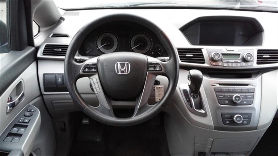 2014 Honda Odyssey LX photo