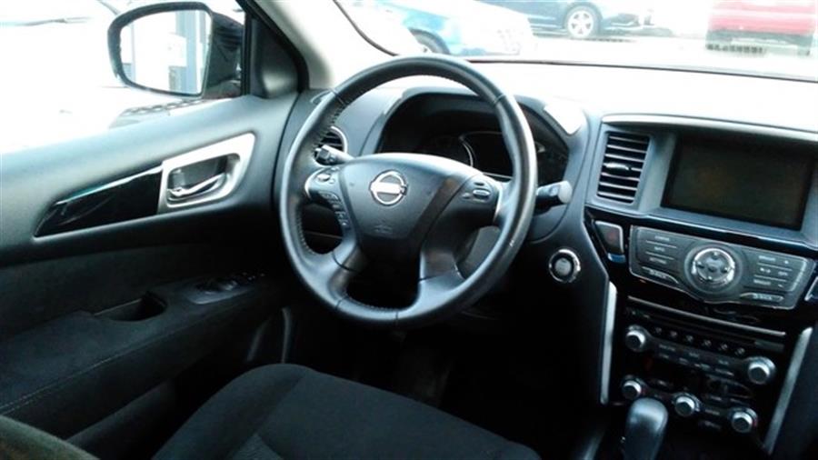 2014 Nissan Pathfinder S photo