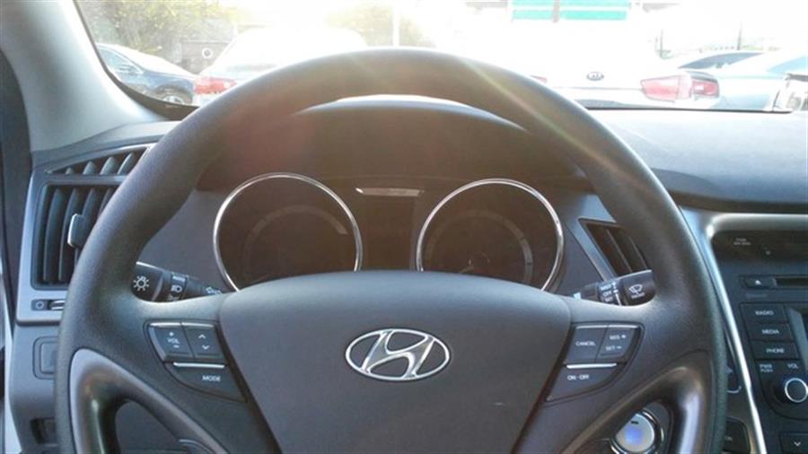 2014 Hyundai Sonata Hybrid photo