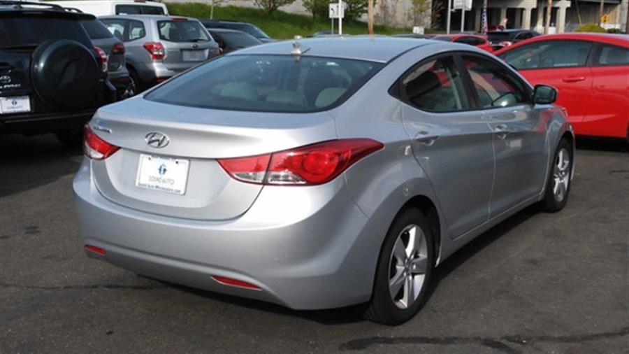 2013 Hyundai Elantra GLS photo