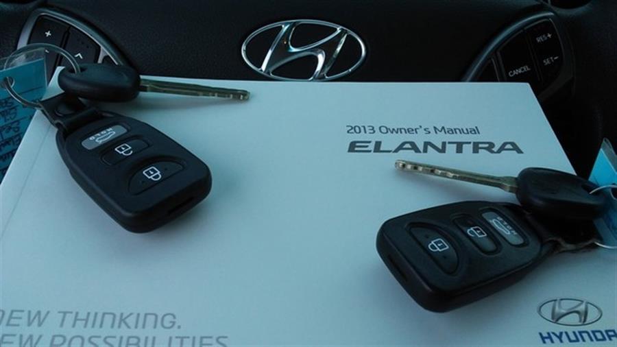 2013 Hyundai Elantra GLS photo