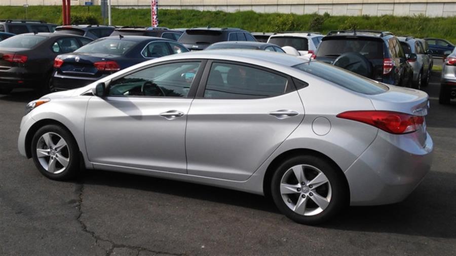 2013 Hyundai Elantra GLS photo