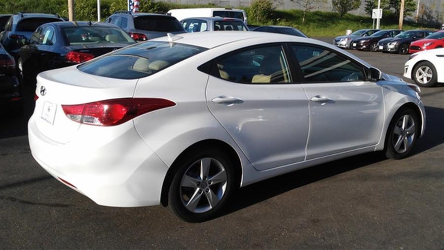 2013 Hyundai Elantra GLS photo