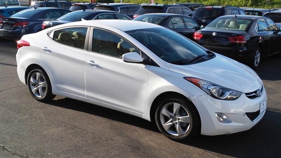 2013 Hyundai Elantra GLS photo