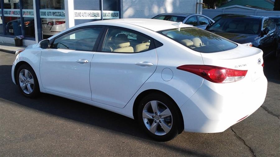 2013 Hyundai Elantra GLS photo