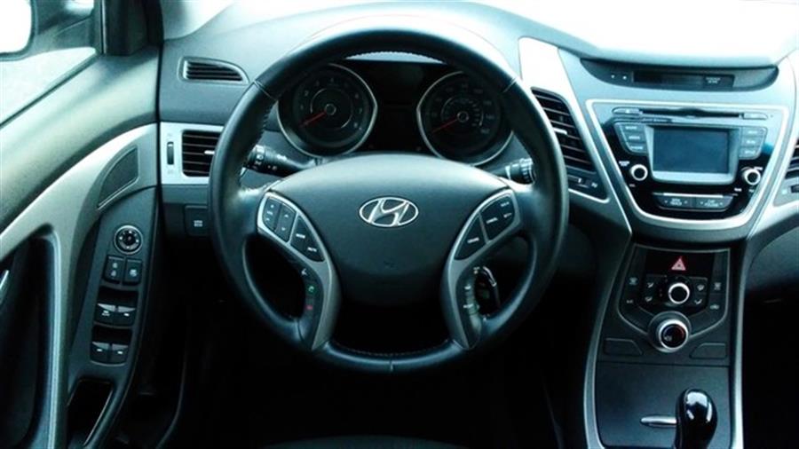 2015 Hyundai Elantra SE photo