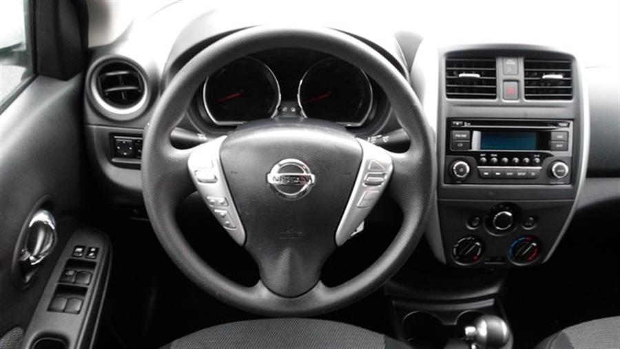 2015 Nissan Versa 1.6 S photo
