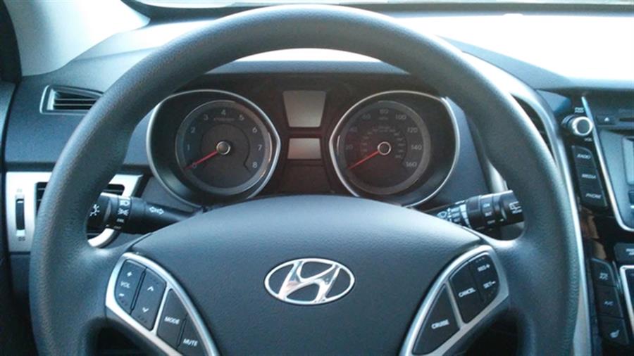 2016 Hyundai Elantra GT 5dr HB Auto photo
