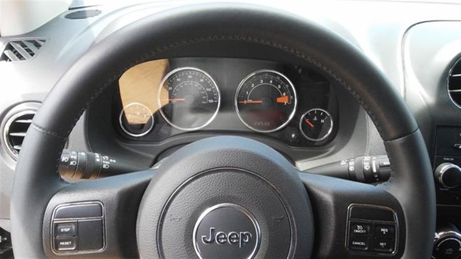2014 Jeep Compass Latitude photo