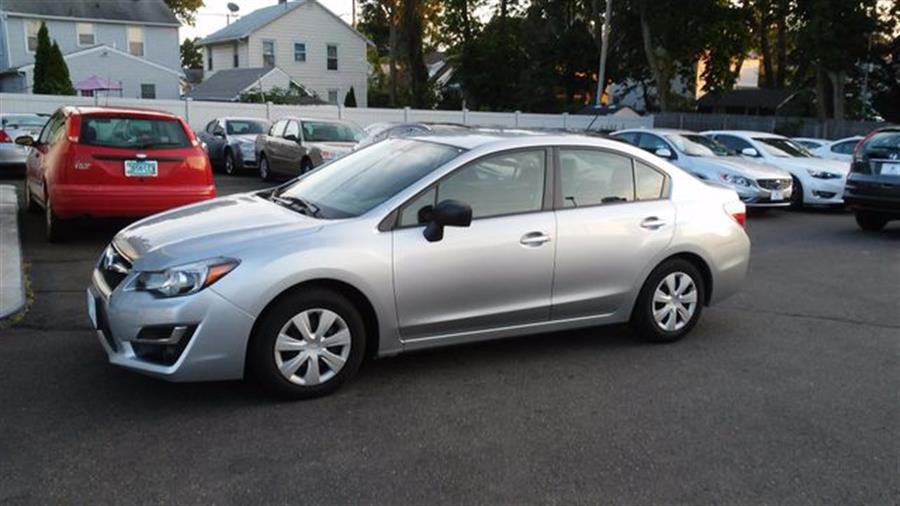 2015 Subaru Impreza 4dr CVT 2.0i photo