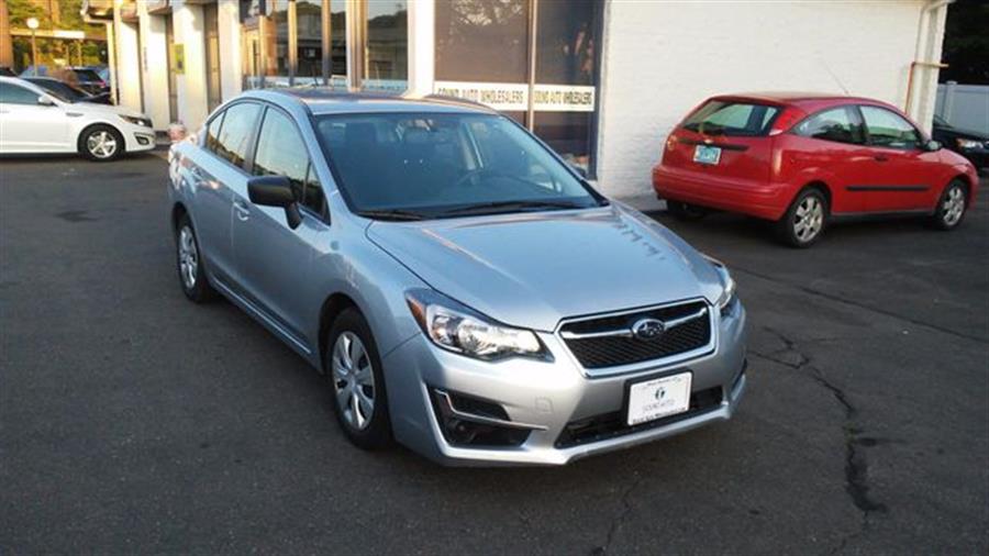 2015 Subaru Impreza 4dr CVT 2.0i photo