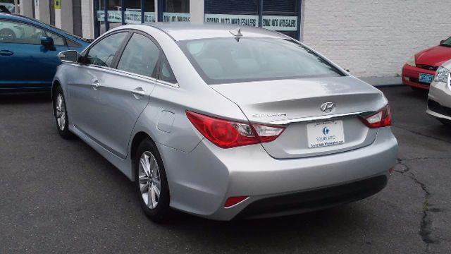 2014 Hyundai Sonata GLS photo