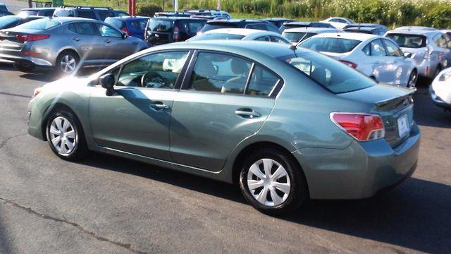 2016 Subaru Impreza 4dr CVT 2.0i photo