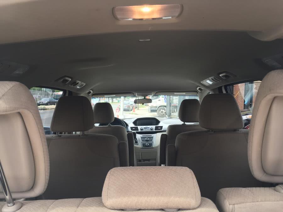 2016 Honda Odyssey 5dr LX photo