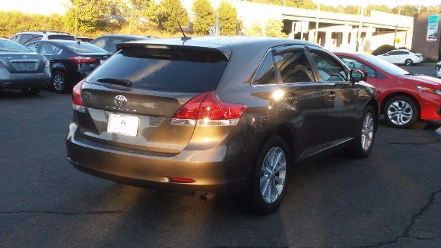 2011 Toyota Venza FWD 4cyl photo